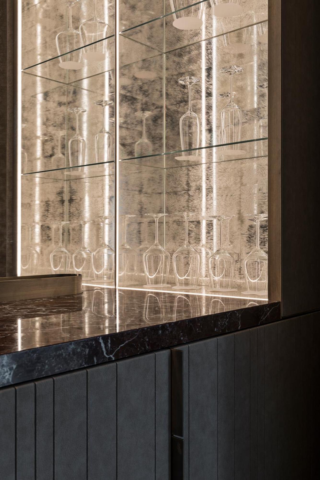 Fendi Private - Small Luxury Of The World Rom