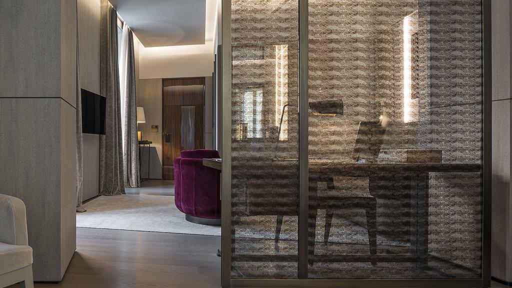 Fendi Private - Small Luxury Of The World Rom